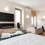Plaza Collection Apartment *